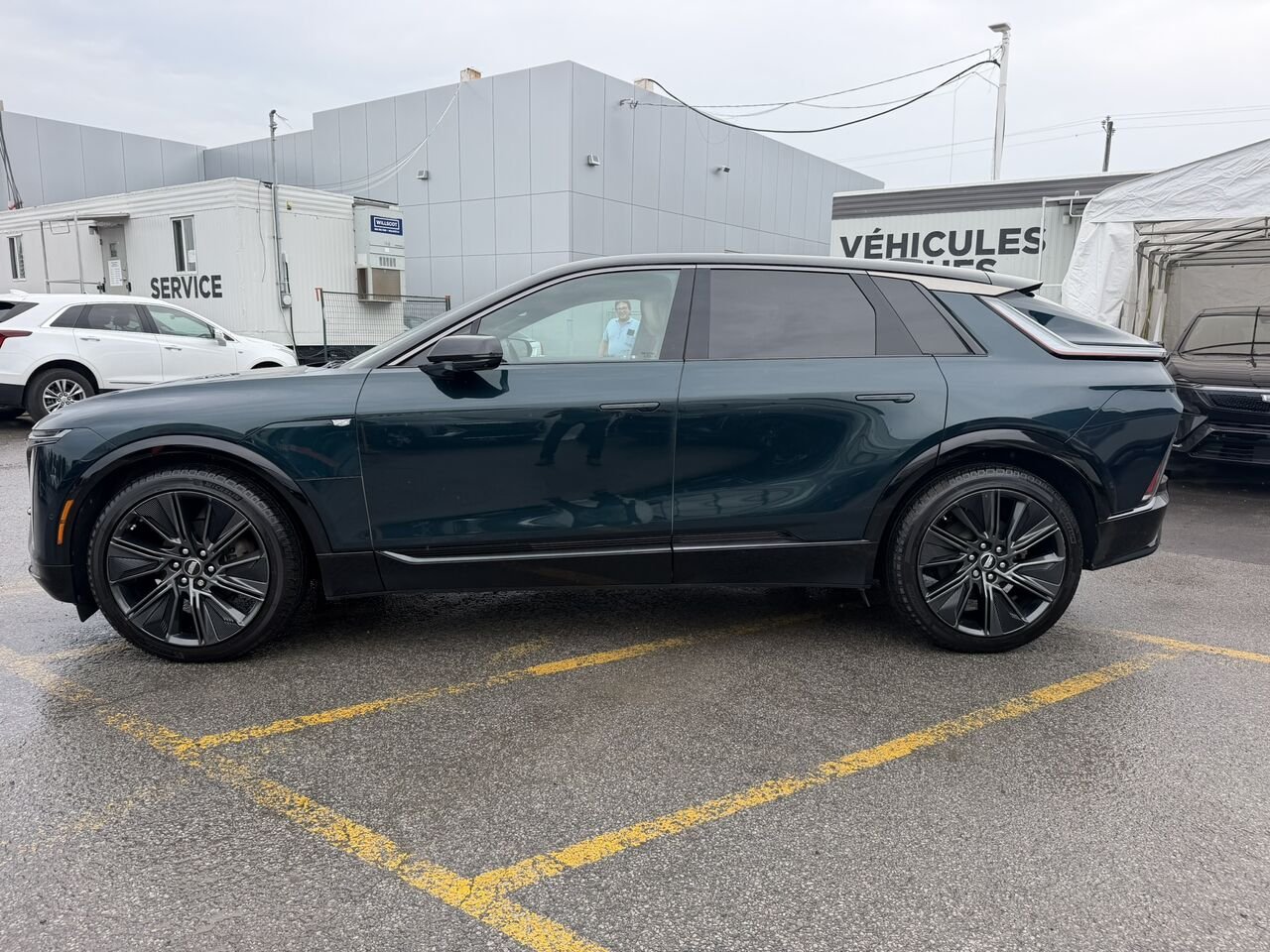 Cadillac LYRIQ SPORT AWD NIVEAU 3 NAPPA FINANCEMENTÀ PARTIR 0.99% 2024 Vert Laval - photo #8