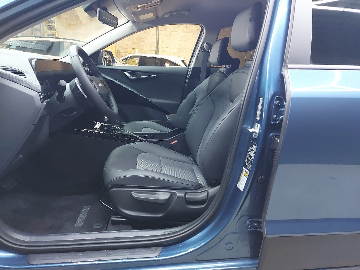 2026 KIA Niro Mineral Blue Blainville - photo #12