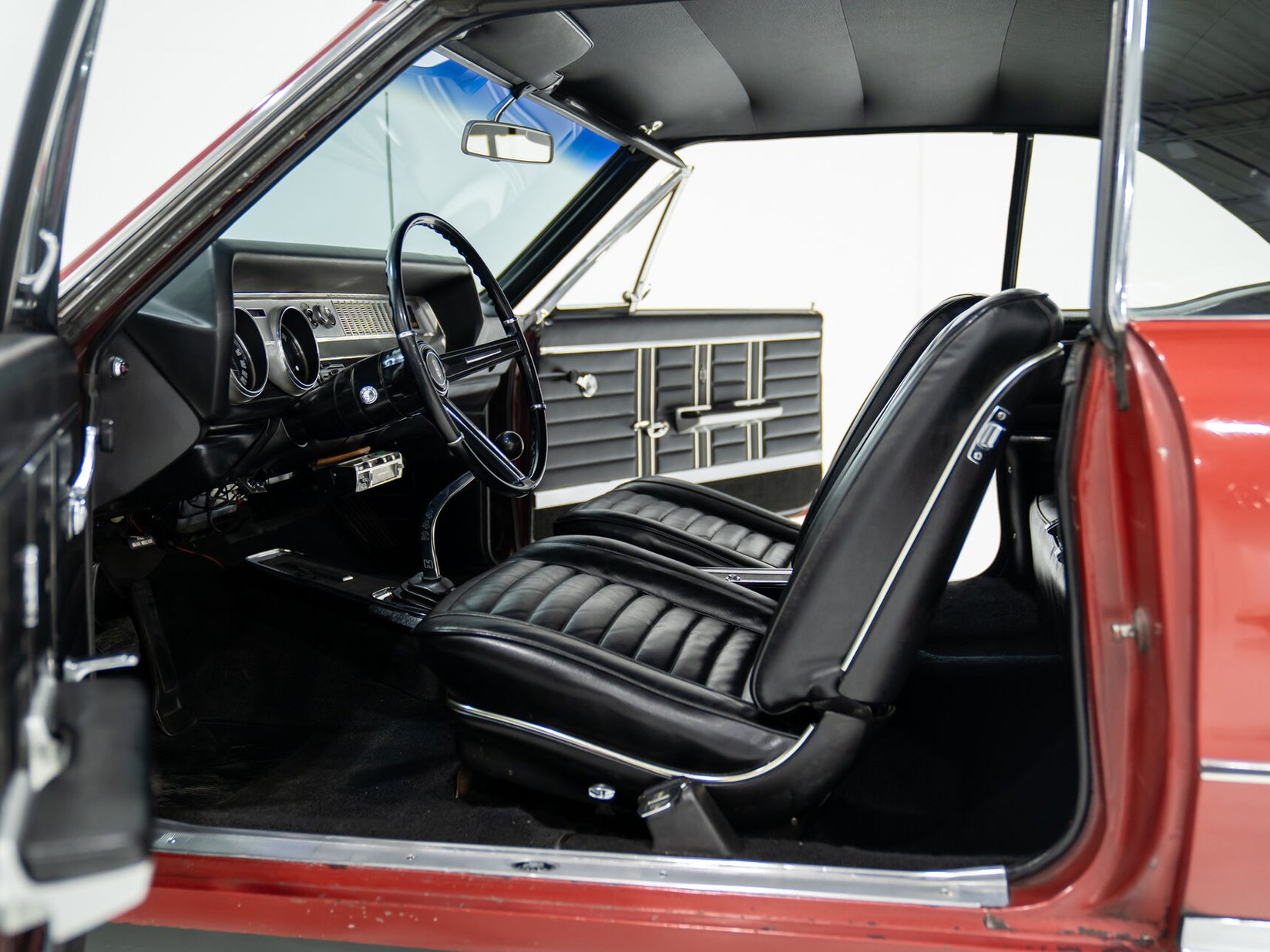 Oldsmobile Cutlass 442 *PRIX EN USD* Numéros entièrement Matching Non restaurée Repeinte une seule fois 1967 Rouge Montréal - photo #89