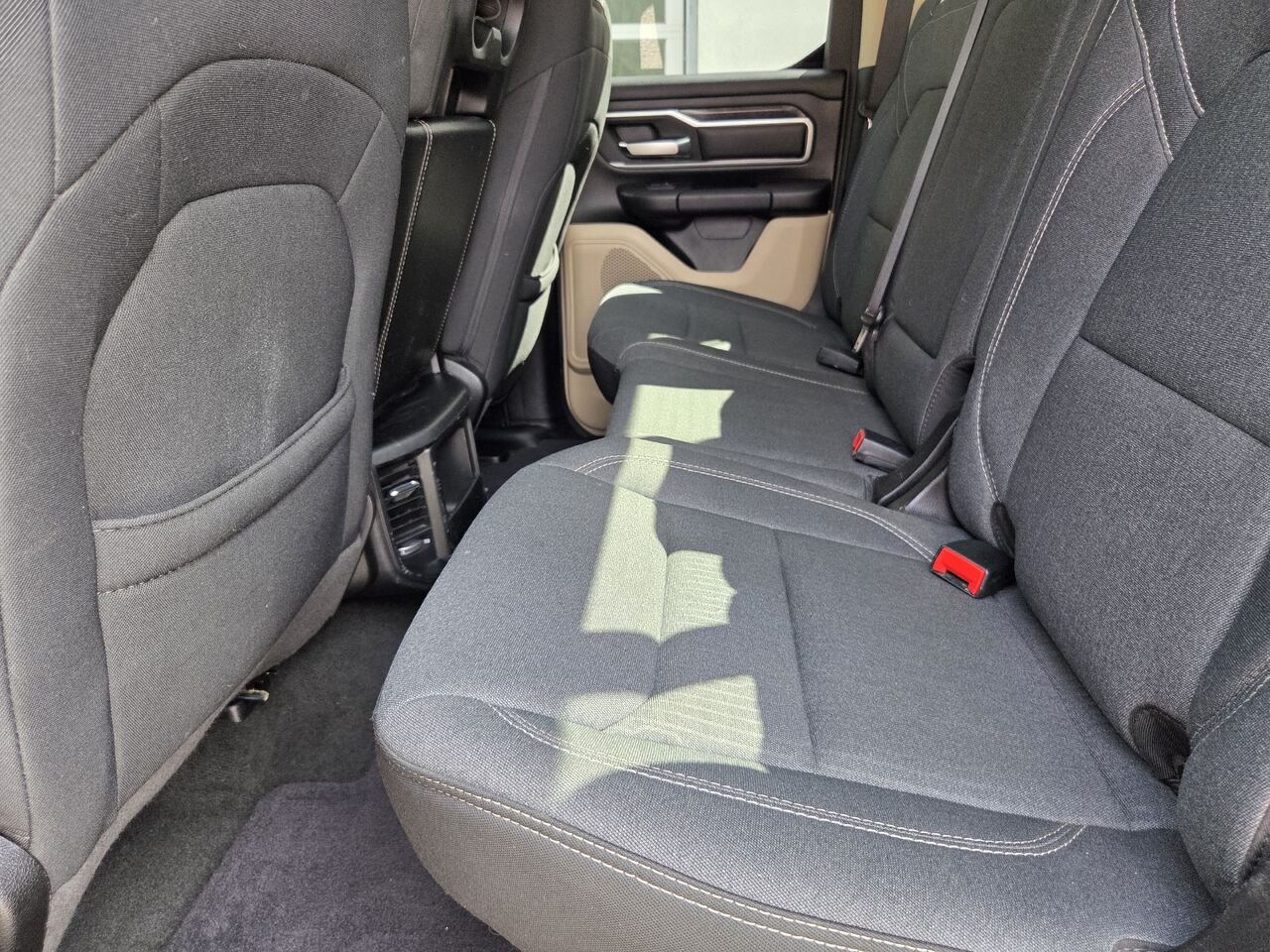 2021 RAM 1500 06N5 VERT Mont-Laurier - photo #13