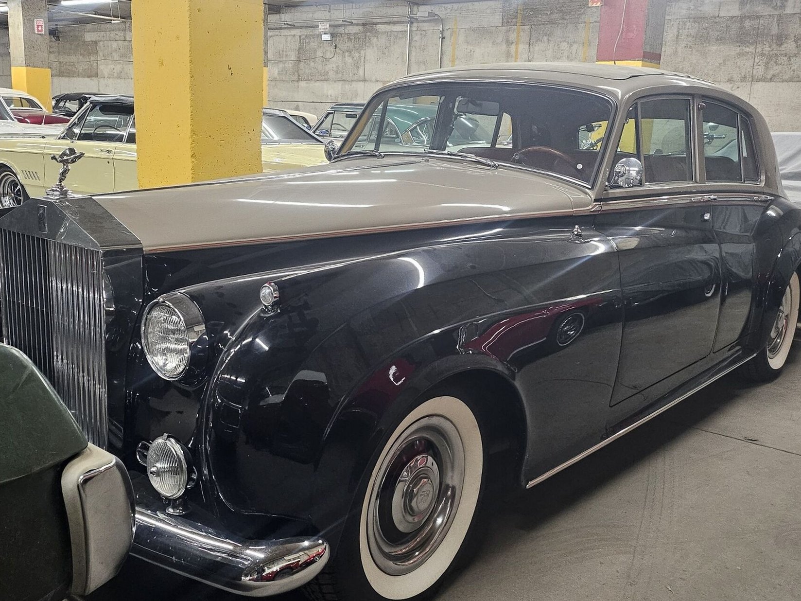 1961 Rolls-Royce Silver Cloud II **PRIX EN USD** Radford Countryman | Left hand drive Montreal - photo #0