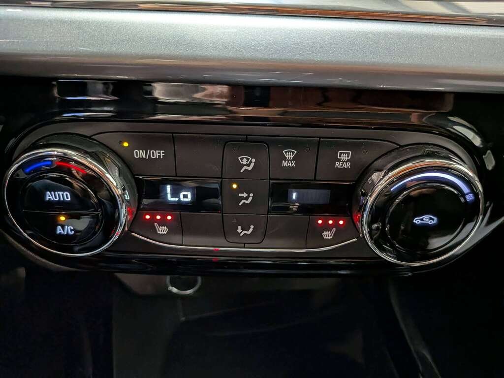 2025 Chevrolet Trax FWD 4dr LT White Val-David - photo #21