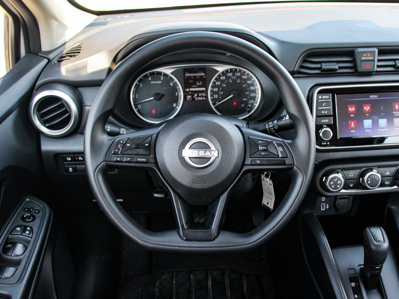 2025 Nissan Versa S CVT White Sherwood Park - photo #17