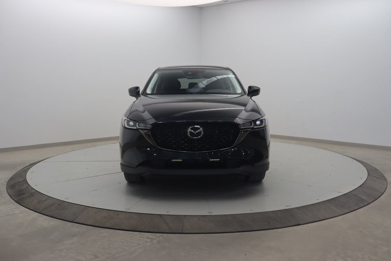 2025 Mazda CX-5 VIN JM3KFBCM8S0579539 Black Chicoutimi - photo #1
