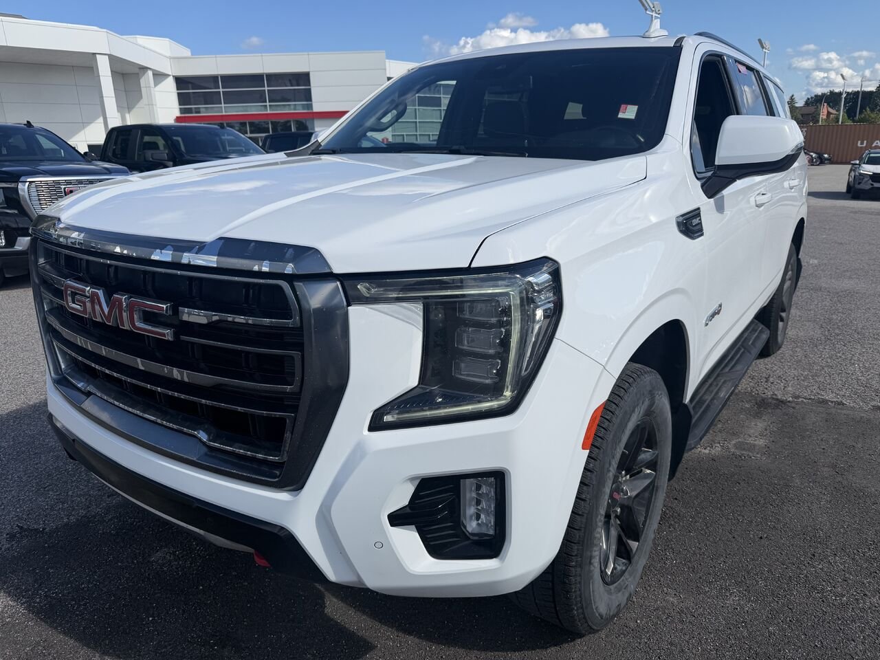 2023 GMC YUKON AT4 AT4 4 portes 4RM White Ottawa & Gatineau - photo #0