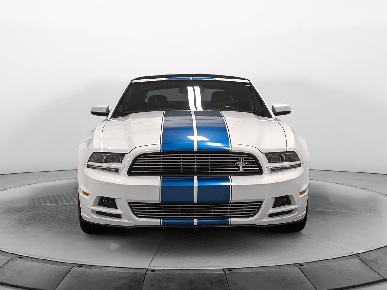 2013 Ford MUSTANG Convertible V6 Premium Automatique White Sherbrooke - photo #2