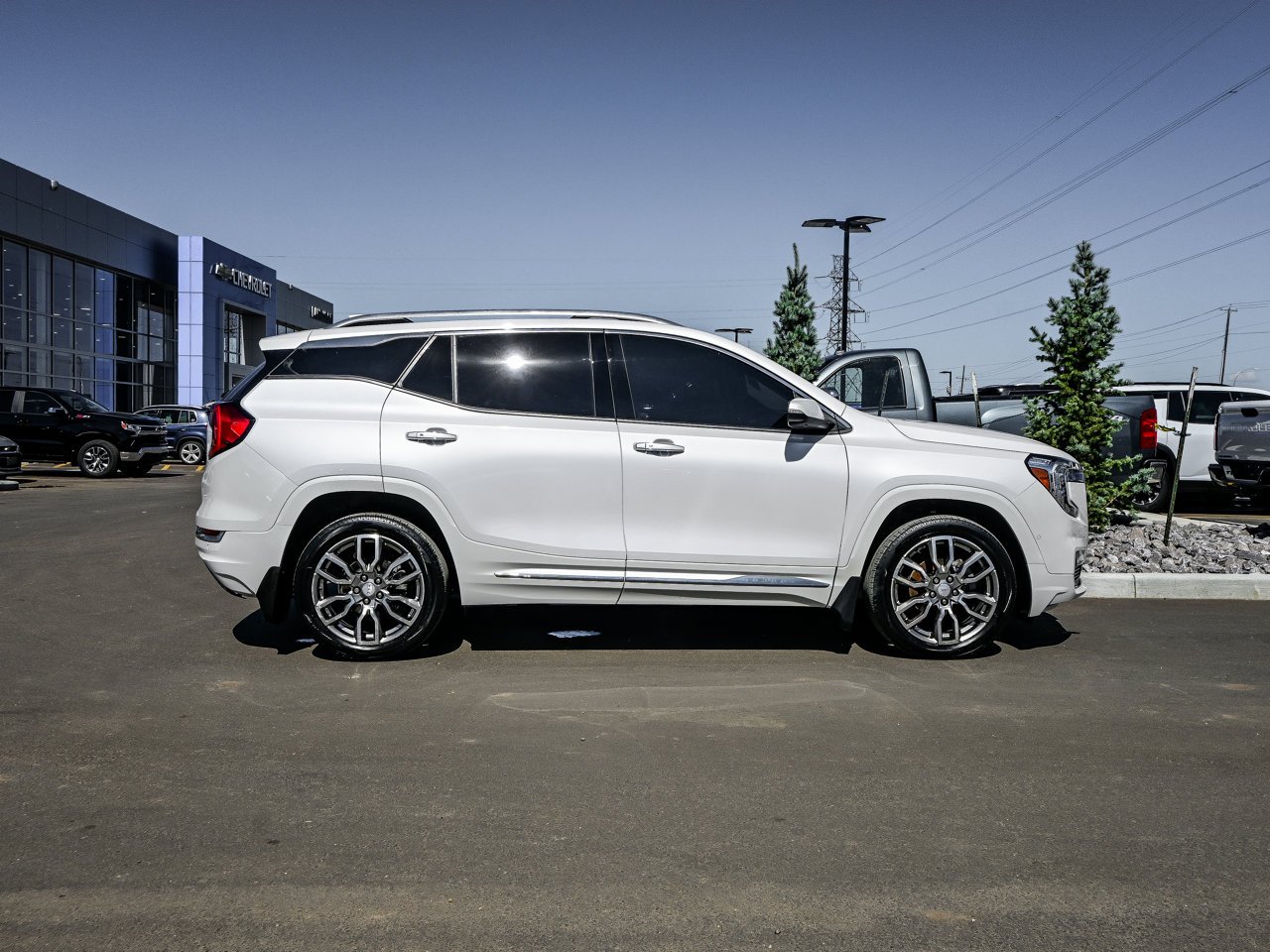 2022 GMC Terrain AWD 4dr Denali White Sherwood Park - photo #14