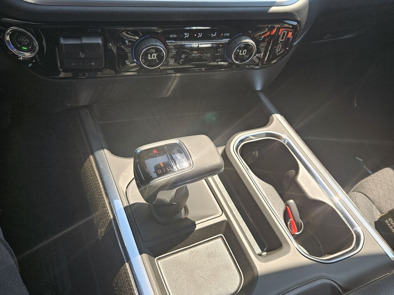 Chevrolet Silverado 1500 RST cabine multiplace 4RM 157 po 2026 Blanc sommet Thetford Mines - photo #18
