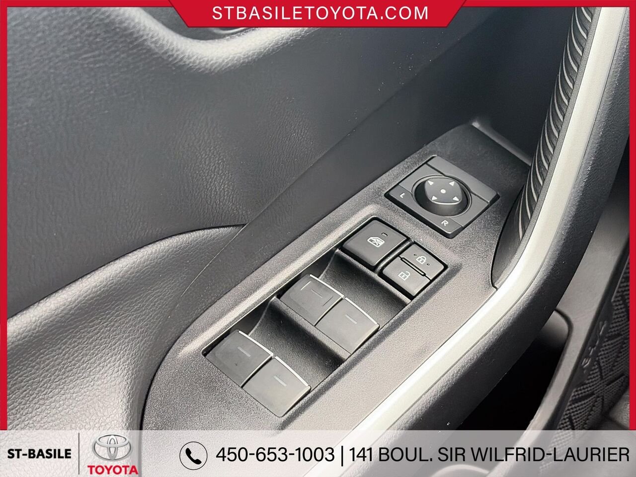 2025 Toyota RAV4 Silver Sky Metallic Saint-Basile-le-Grand - photo #14