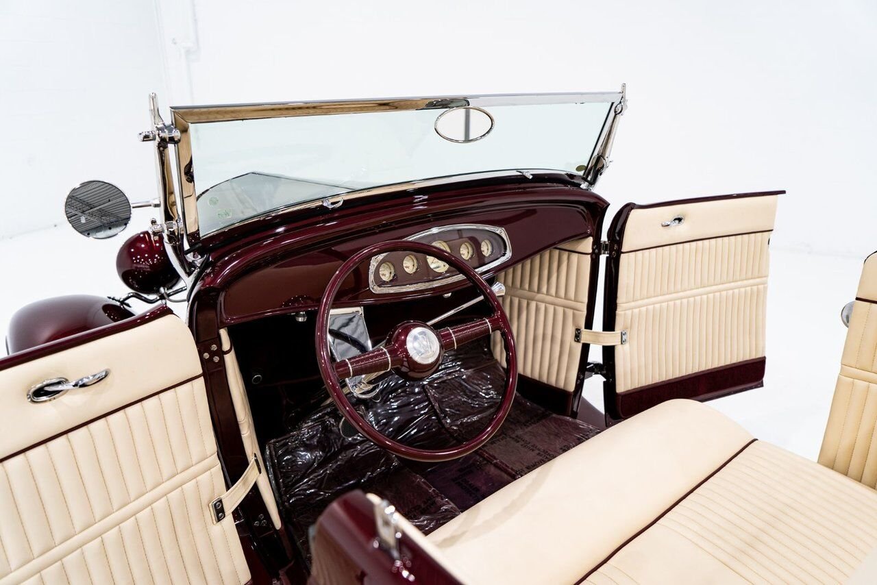 1932 Ford Highboy Lobeck creation spectacular presentation **PRICE IN USD** Red Montreal - photo #7