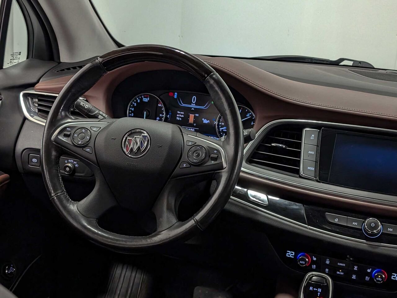 BUICK ENCLAVE AVENIR AWD 7 Places Toit Ouvrant 5000lbs Capacité Remorquage 2020 Blanc Sherbrooke - photo #15
