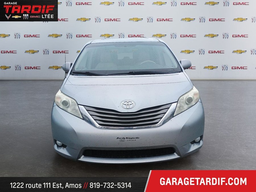 2014 TOYOTA SIENNA 2014 Silver