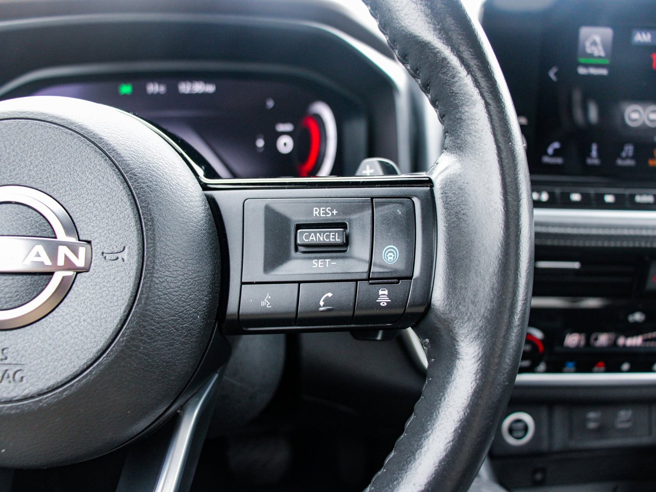 2023 Nissan Rogue AWD Platinum Grey Sherwood Park - photo #21