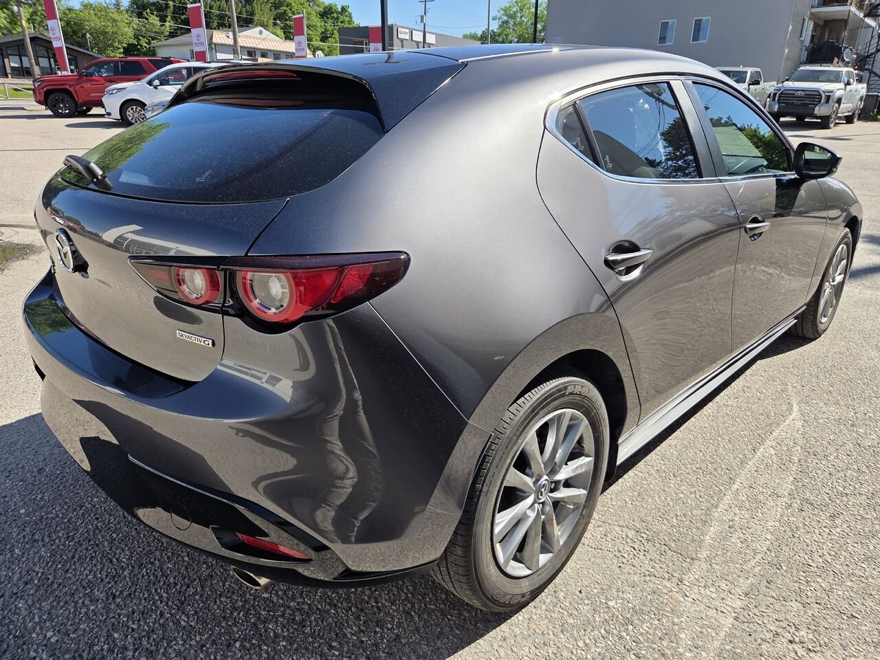 MAZDA MAZDA3 SPORT 2023 01C4 GRIS Mont-Laurier - photo #4