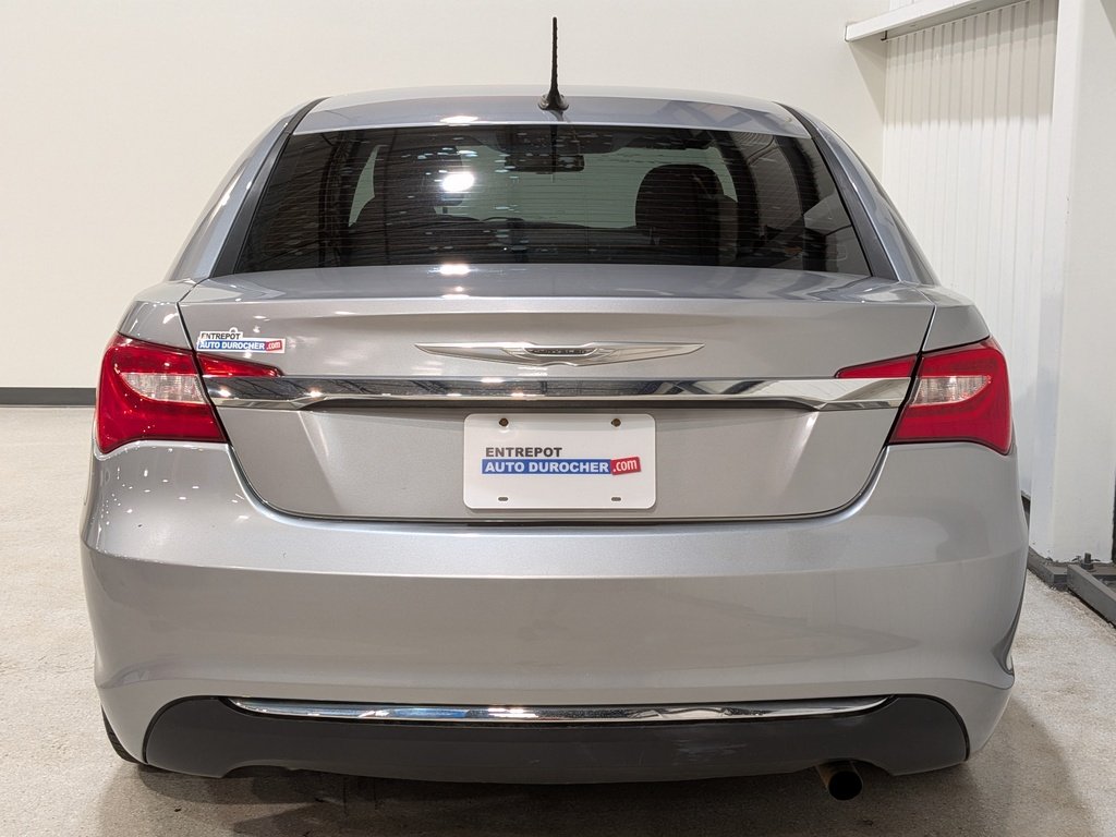 Chrysler 200 4dr Sdn LX 2013 Argent Val-David - photo #5