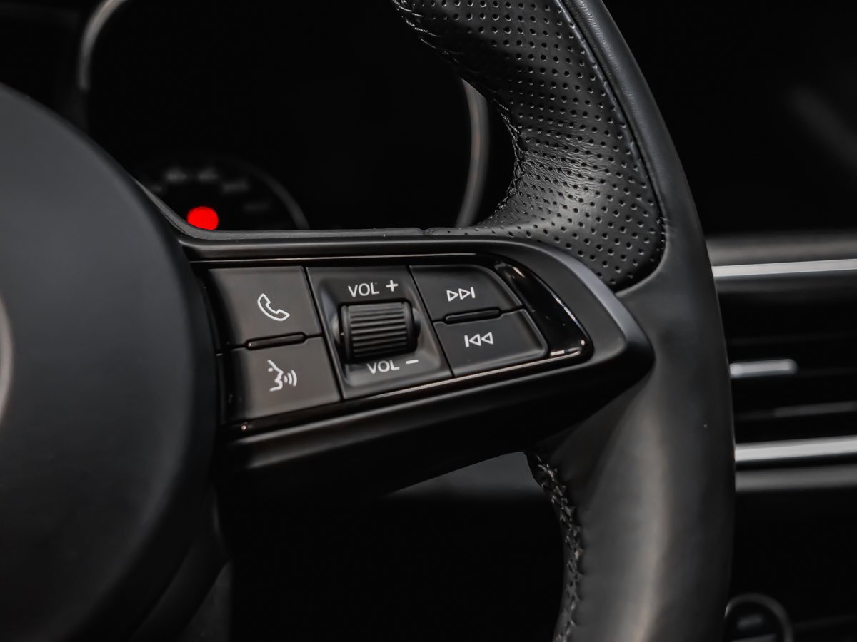 Alfa Romeo Stelvio Ti 2021 Rouge Montréal - photo #14
