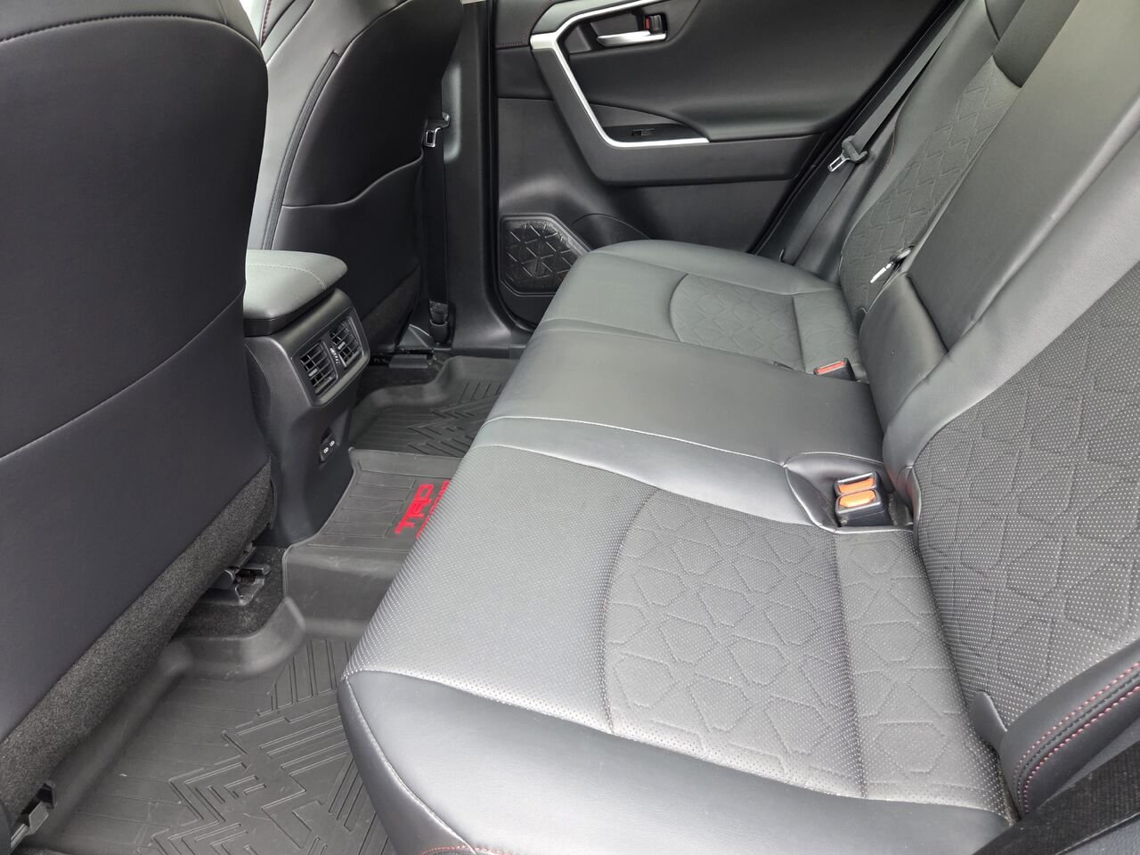 2022 Toyota RAV4 Grey Mont-Laurier - photo #12
