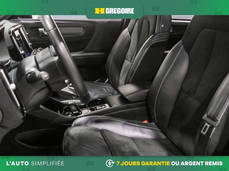 2021 Volvo XC40 White Blainville - photo #13