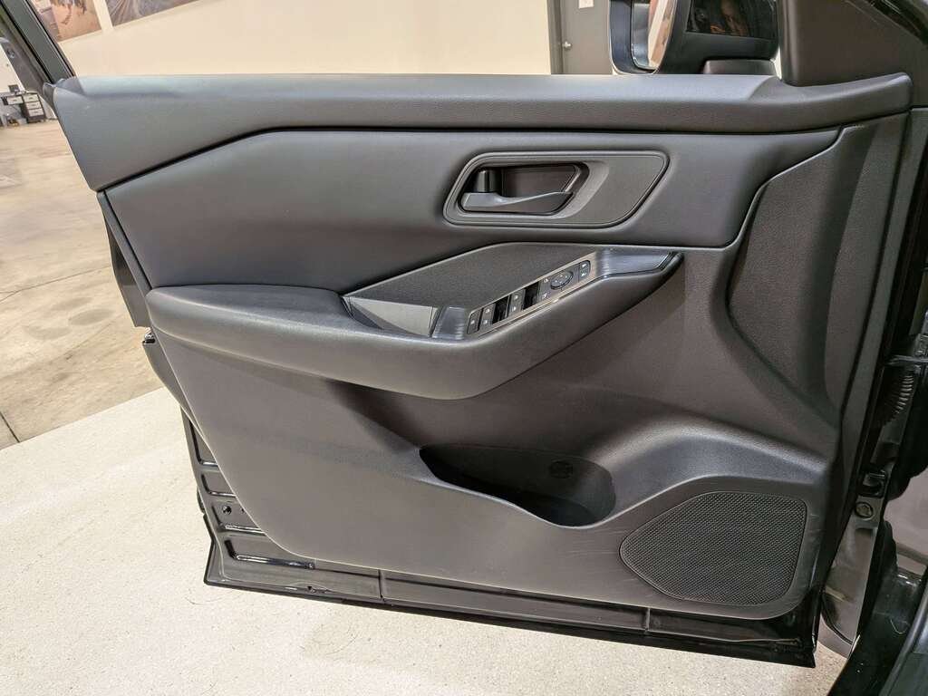 2024 Nissan Rogue AWD S Black Val-David - photo #32