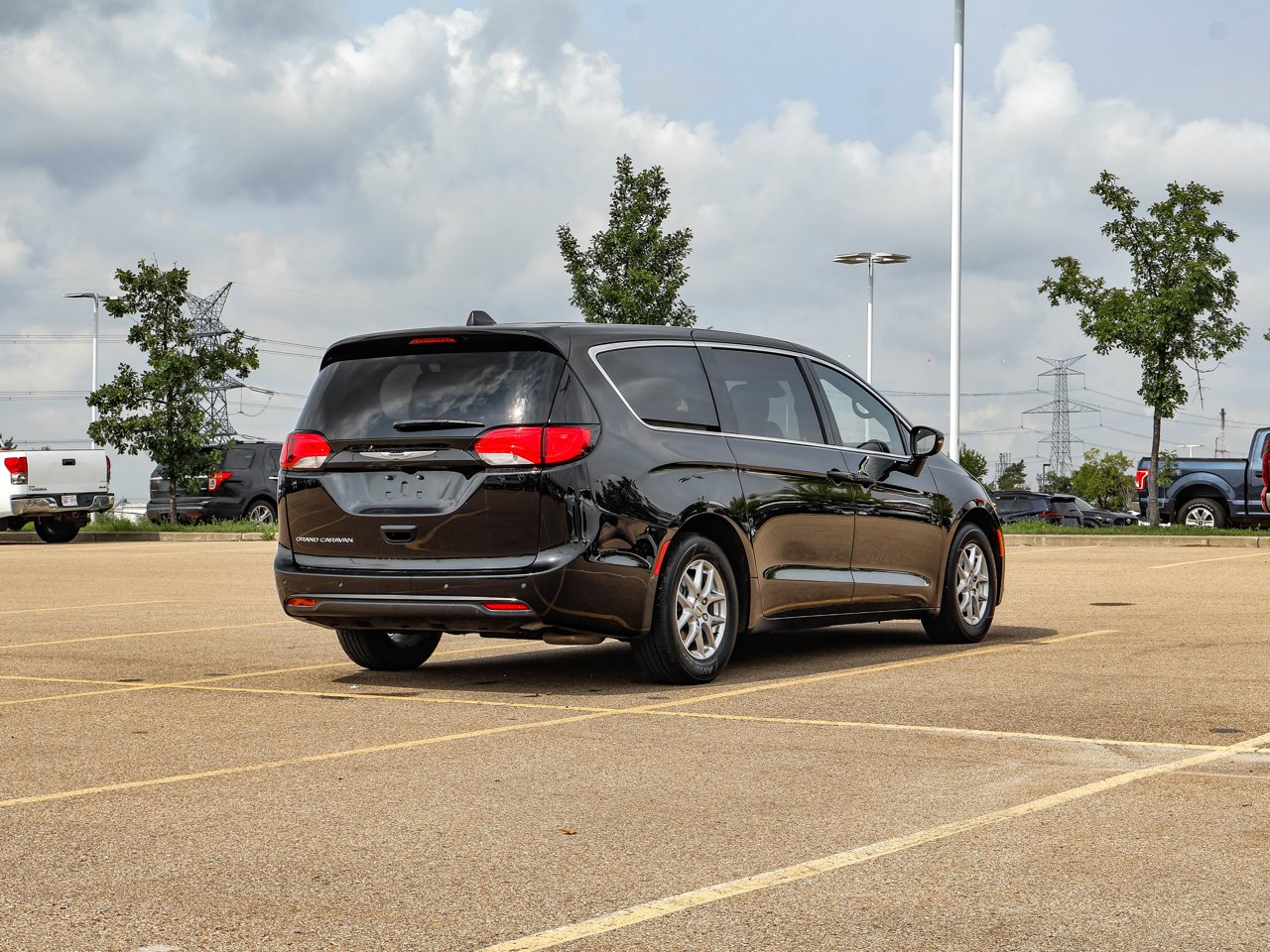 2025 Chrysler Grand Caravan SXT 2WD Black Sherwood Park - photo #7