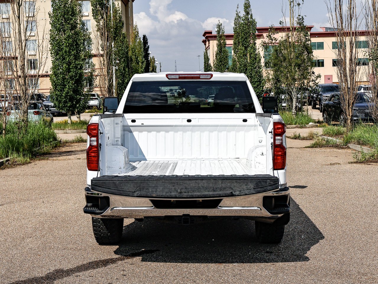 2025 Chevrolet Silverado 1500 4WD Crew Cab 147 LT White Sherwood Park - photo #14