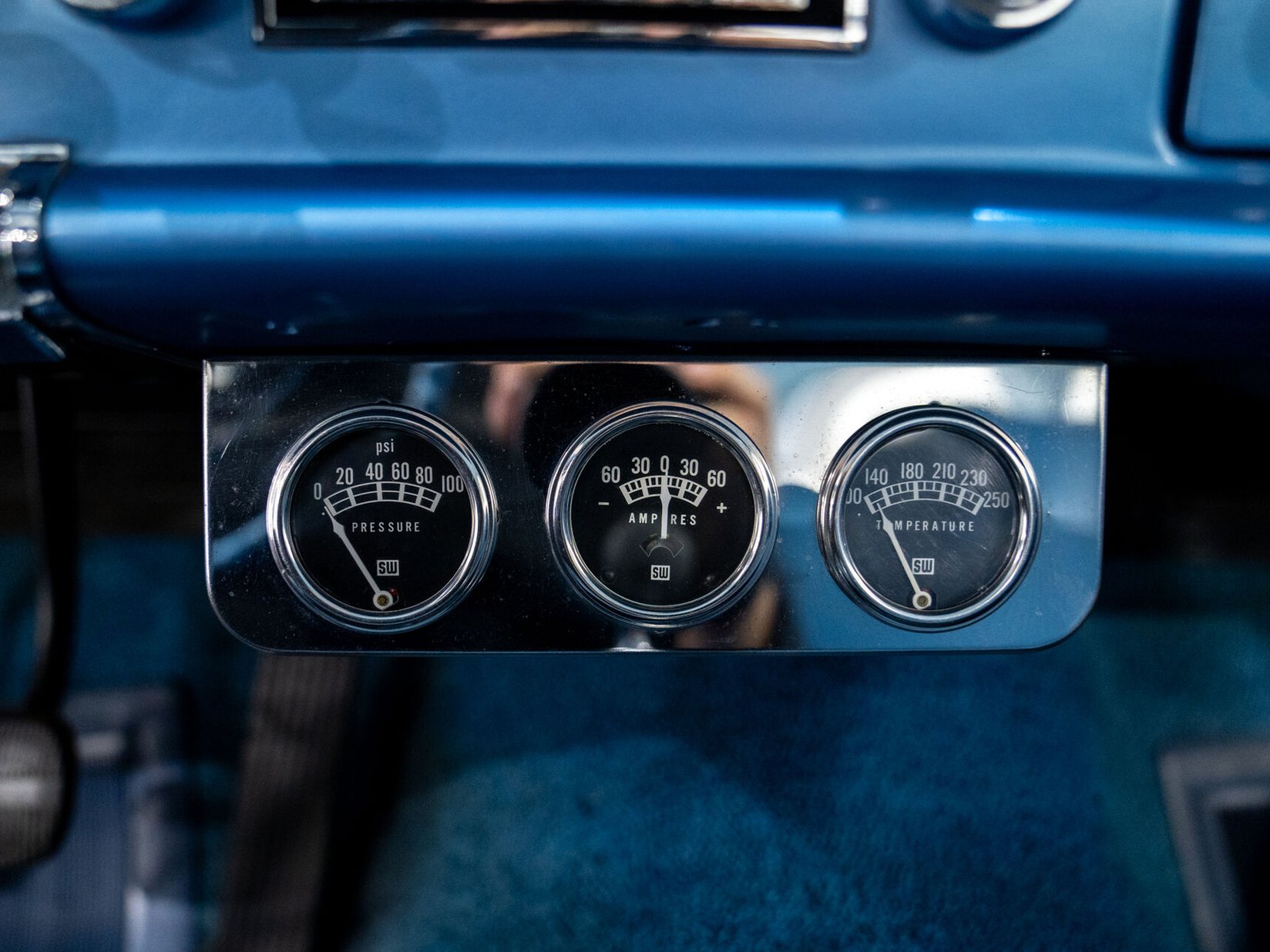 1964 Chevrolet Biscayne Matching 409 / 425HP Transmission 4 Vitesse Complètement Entièrement restauré **PRIX EN USD** White Montreal - photo #56