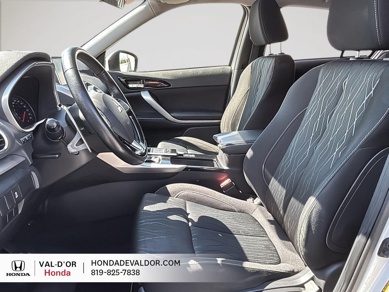 2018 Mitsubishi Eclipse Cross SE S-AWC White Val-d'Or - photo #6