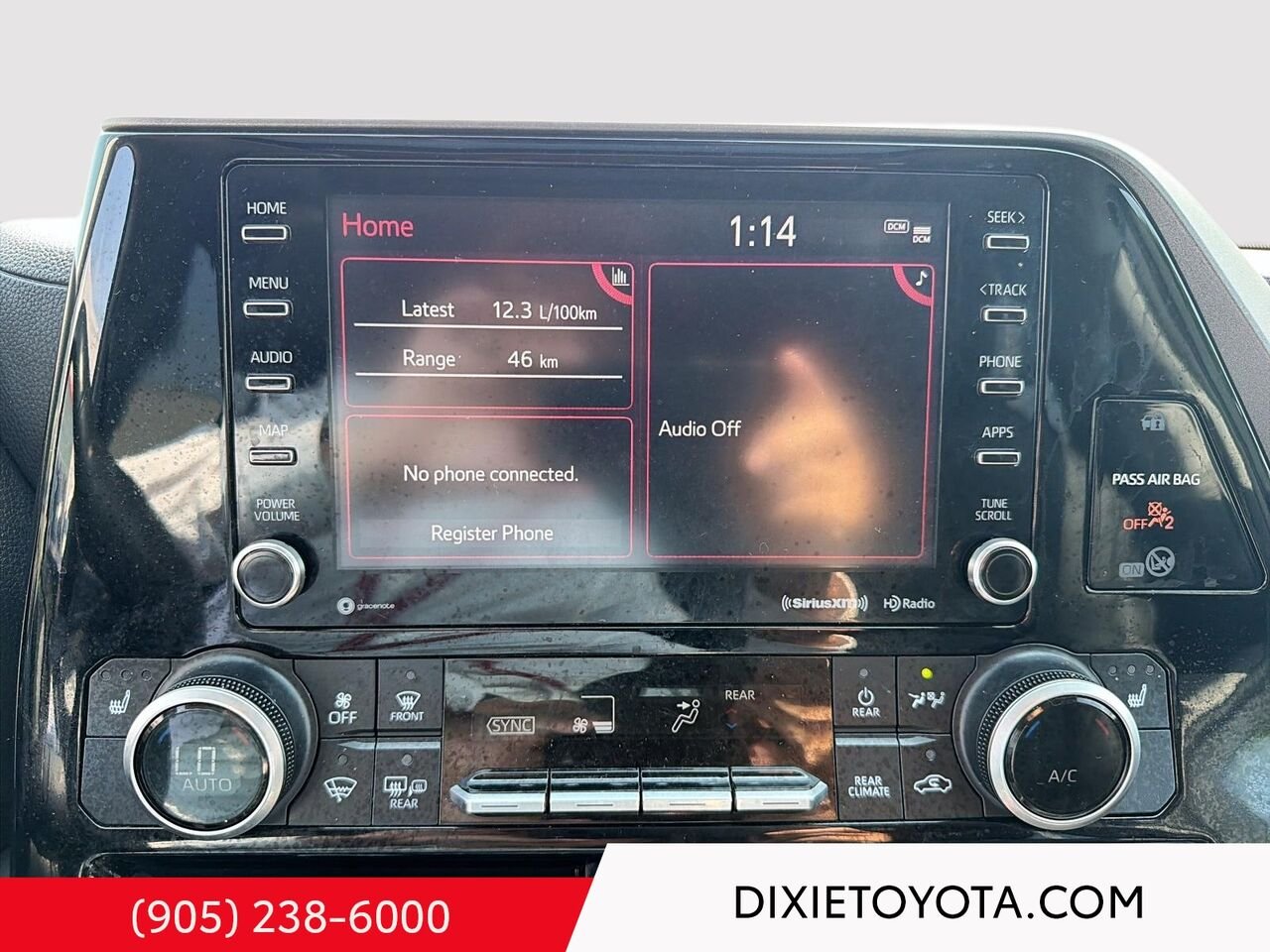 2020 Toyota Highlander XLE AWD / CLEAN CARFAX / HEATED SEATS / MOONROOF / ALLOY WHEELS / Mississauga - photo #14