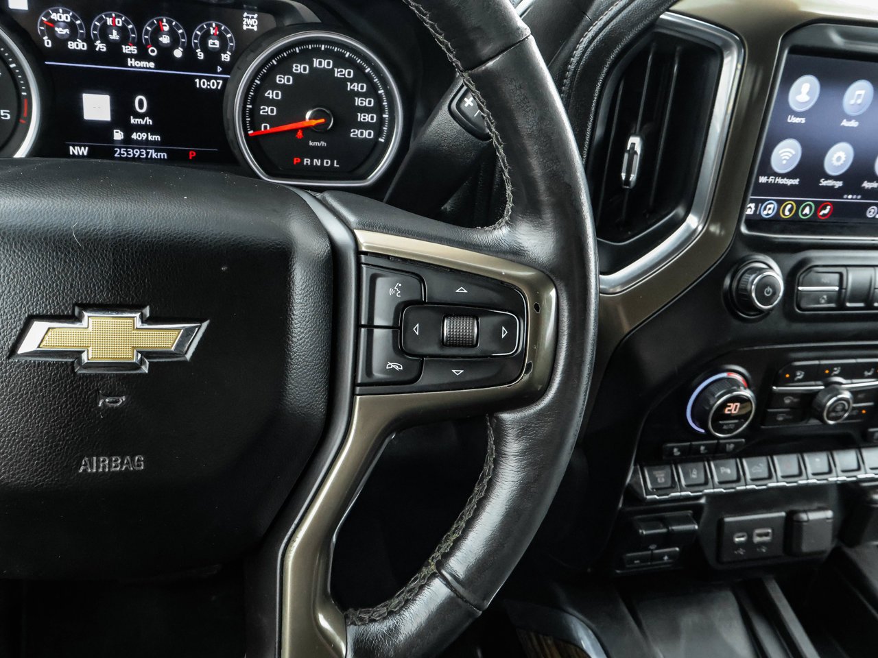 2021 Chevrolet Silverado 3500HD 4WD Crew Cab 172 High Country White Sherwood Park - photo #23