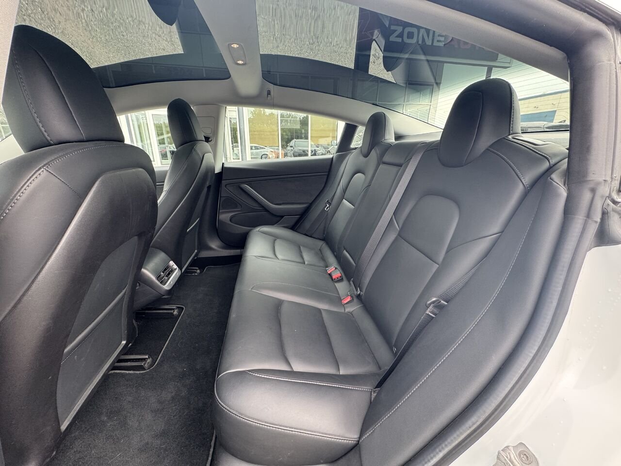 Tesla Model 3 2019 Blanc Granby - photo #11