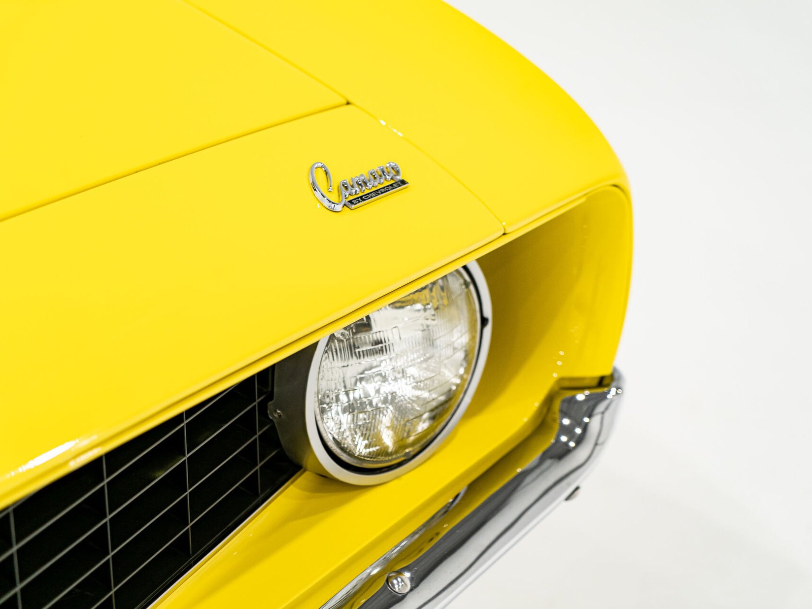 1969 Chevrolet Camaro SS **PRIX EN USD** With factory A/C Yellow Montreal - photo #4