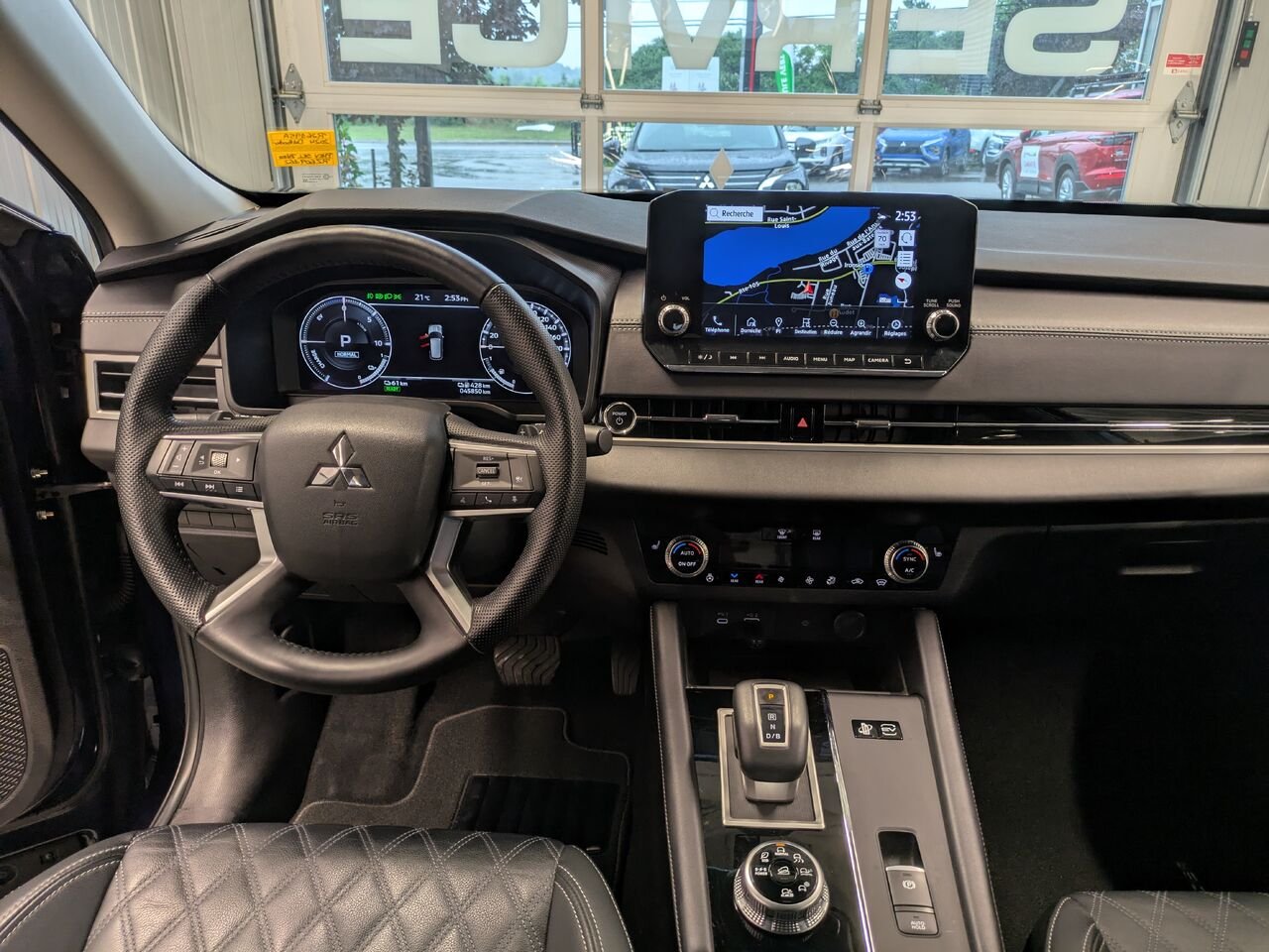 2024 Mitsubishi Outlander Plug-In Hybrid Gatineau - photo #14