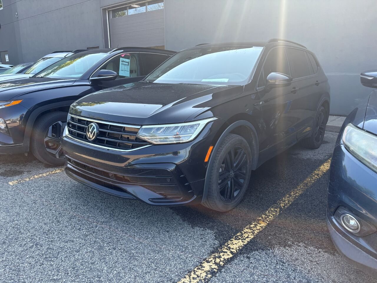 2022 Volkswagen Tiguan Black Blainville - photo #0