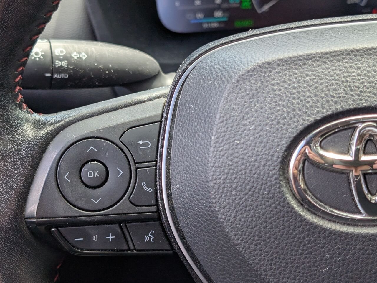 Toyota RAV4 Prime XSE PRIME-HYBRIDE BRANCHABLE/SIÈGES CHAUFFANTS/TOIT OUVRANT/VOLANT CHAUFFANT/AC BIZONE 2023 Blanc Sherbrooke - photo #14