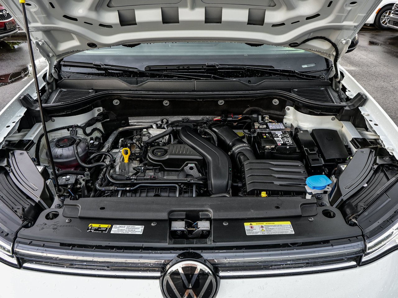 2026 Volkswagen Taos Comfortline Black Edition 4MOTION White Sherwood Park - photo #8