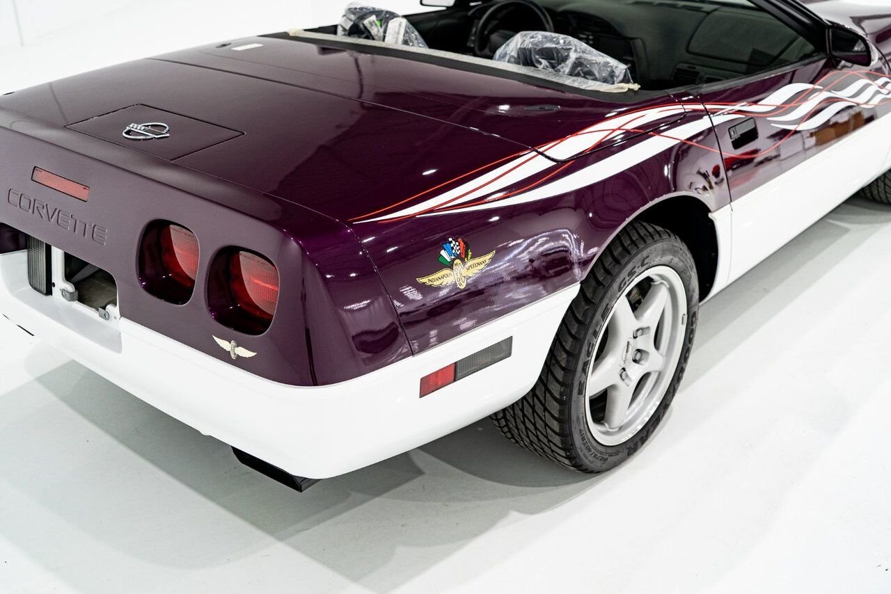 Chevrolet Corvette *PRIX EN USD* RPO Z4Z PACE CAR PRESENTED IN DELIVERY PACKAGING WITH ONLY 192MILES (307KM) FROM NEW 1995 Blanc Montréal - photo #62