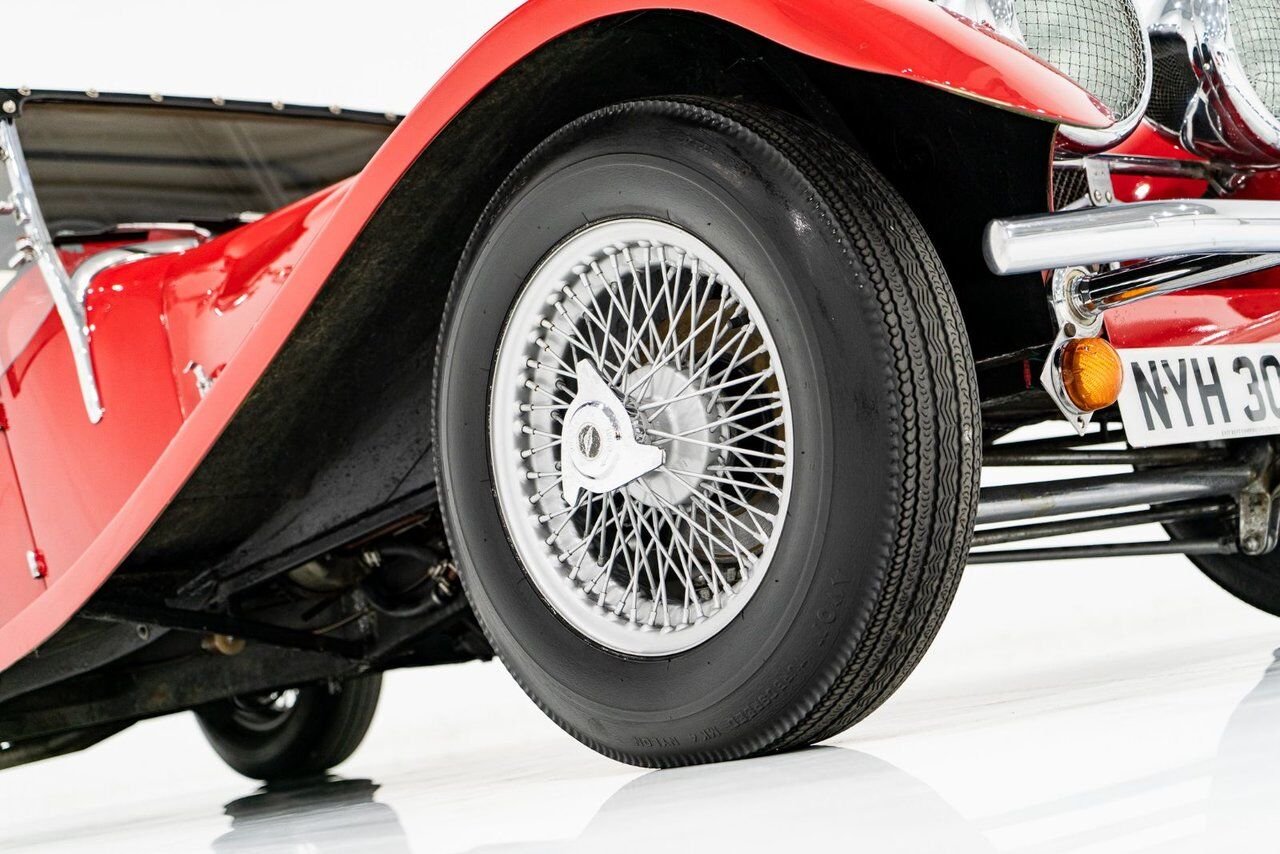 Panther J72 Roadster 1975 Rouge Montréal - photo #5