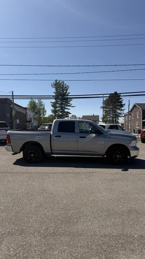 RAM 1500 Classic 2023 Gris Lac Mégantic - photo #4