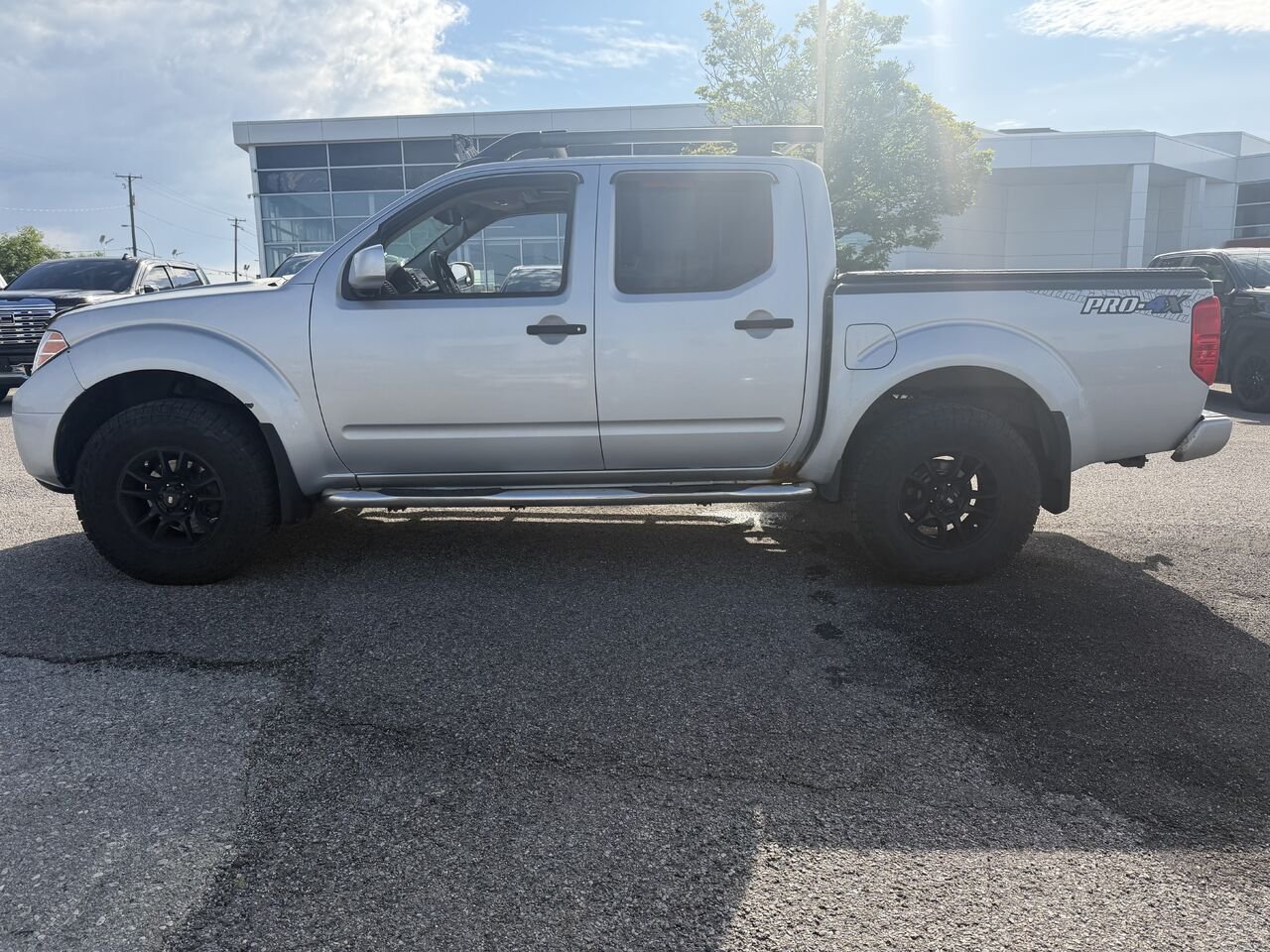 NISSAN FRONTIER PRO-4X SV cabine double 4x4 caisse longue BA 2018 Gris Ottawa & Gatineau - photo #8