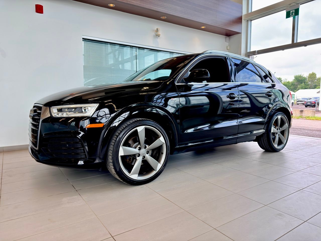 Audi Q3 2016 Noir Notre-Dame-des-Prairies - photo #2