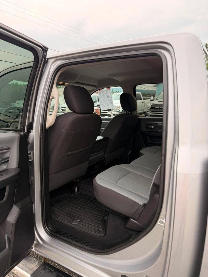 2022 RAM 1500 Classic Grey Lac Mégantic - photo #10