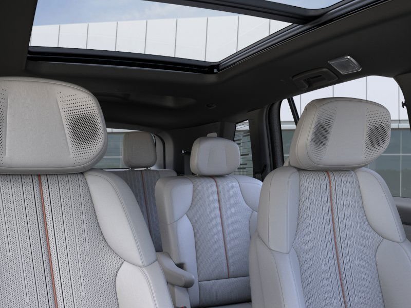 2026 CADILLAC VISTIQ Luxury Radiant Red Tintcoat Saint-Eustache - photo #23