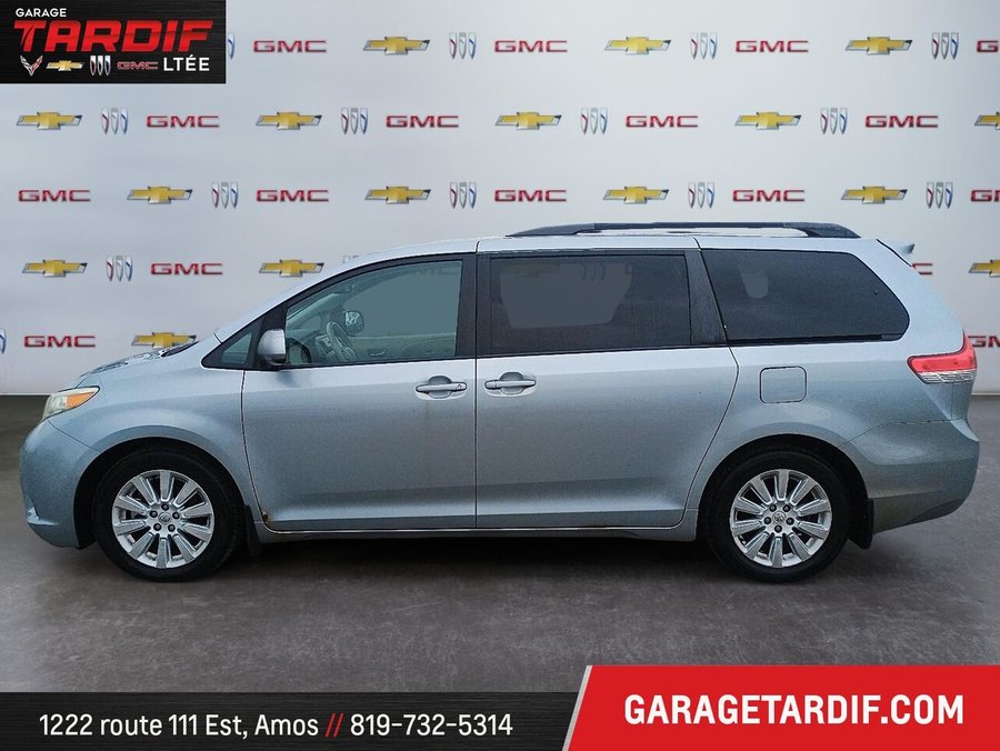 2014 TOYOTA SIENNA 2014 Silver