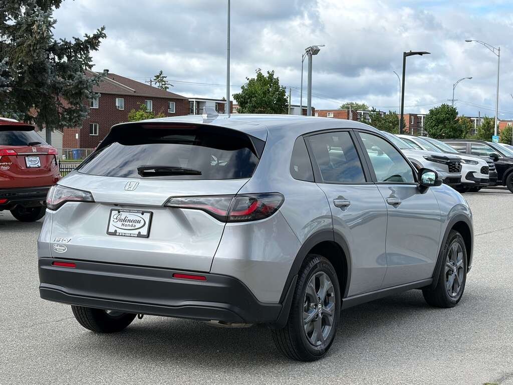 2027 Honda HR-V LX AWD CVT Silver Gatineau - photo #5