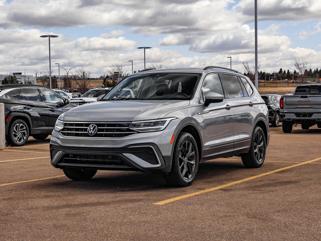 2024 Volkswagen Tiguan Comfortline 4MOTION Grey Sherwood Park - photo #3