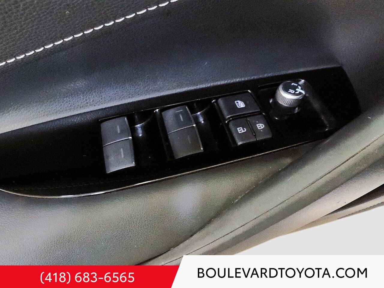 Toyota Corolla à hayon 100329A-17 | BASE 2021 Argent Québec - photo #7