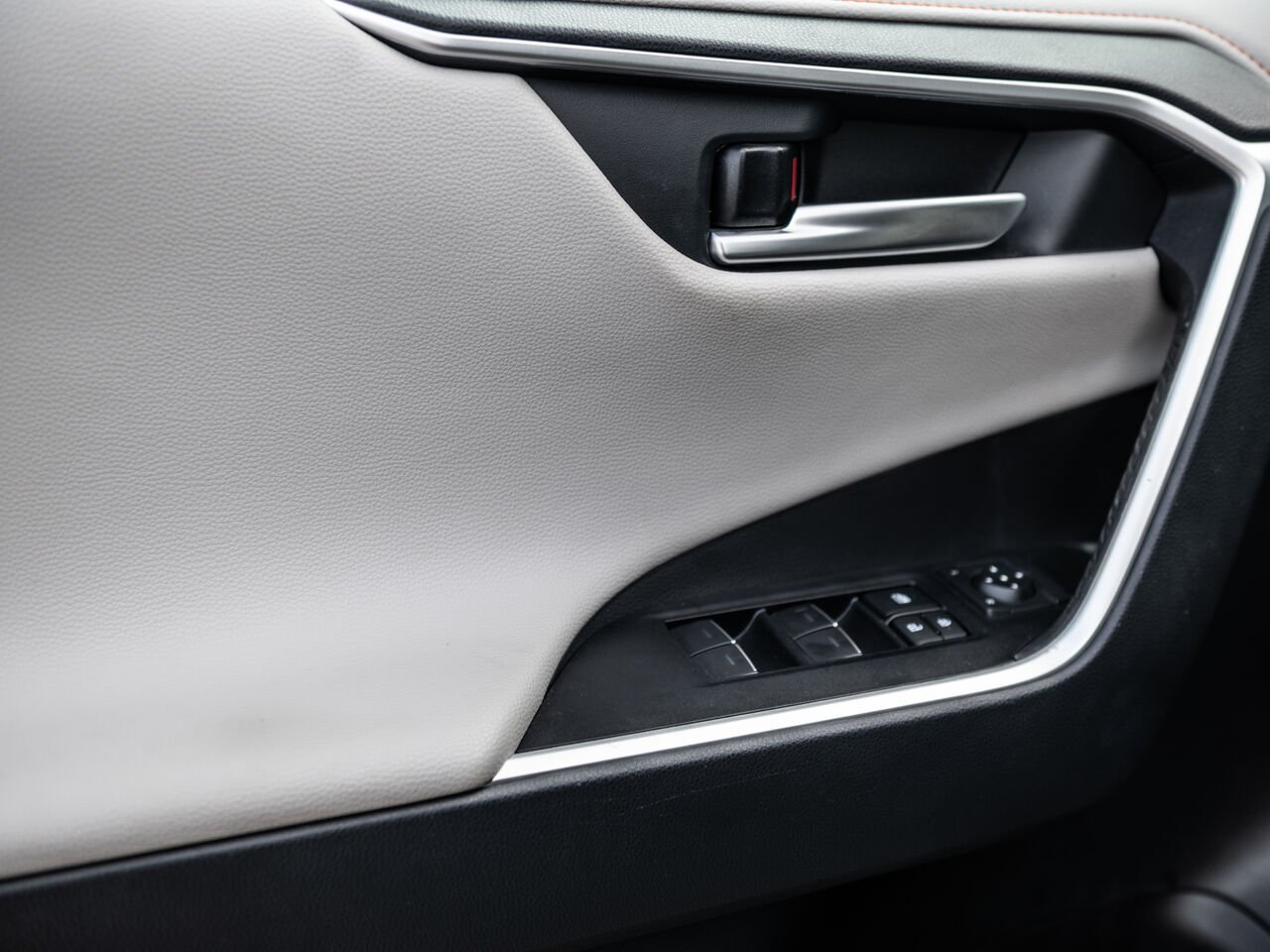 2025 Toyota RAV4 Green Sainte-Julienne - photo #10