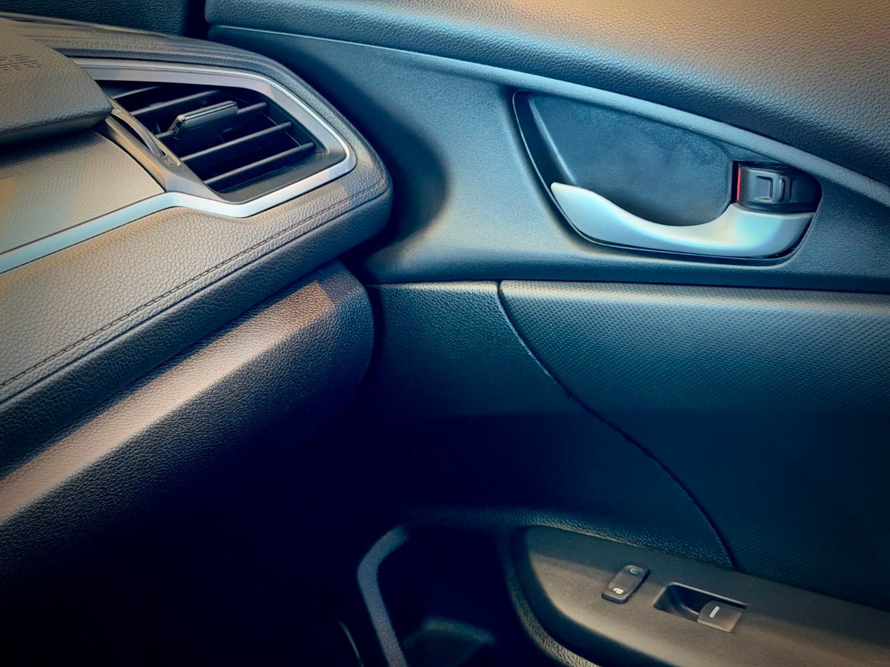 2018 Honda Civic Sedan White Notre-Dame-des-Prairies - photo #28
