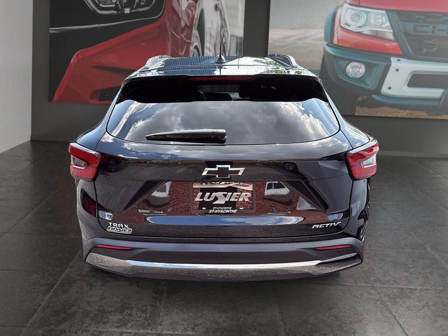 2026 CHEVROLET Trax 2026 MOSAIC BLACK METALLIC