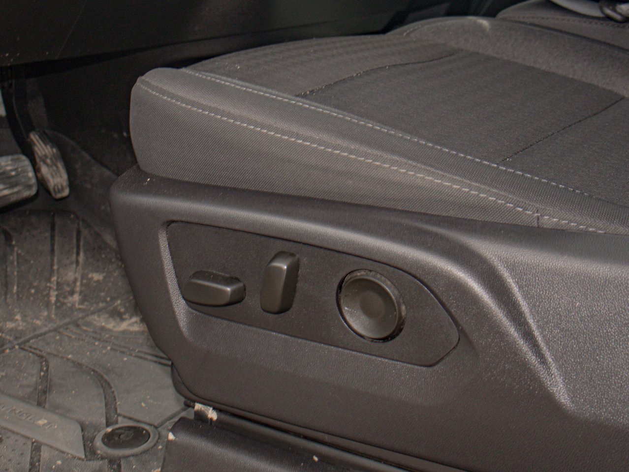 2024 Chevrolet Silverado 2500HD 4WD Double Cab 149 LT White Sherwood Park - photo #18